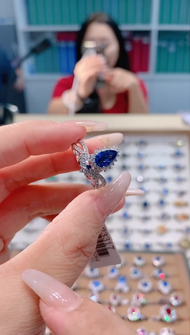 【闪购商品】蓝宝石戒指18K金镶嵌1
