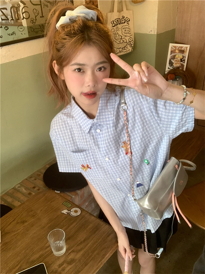 2025夏季蓝色polo领卡通刺绣短袖女甜美格子衬衫韩系学院风上衣潮