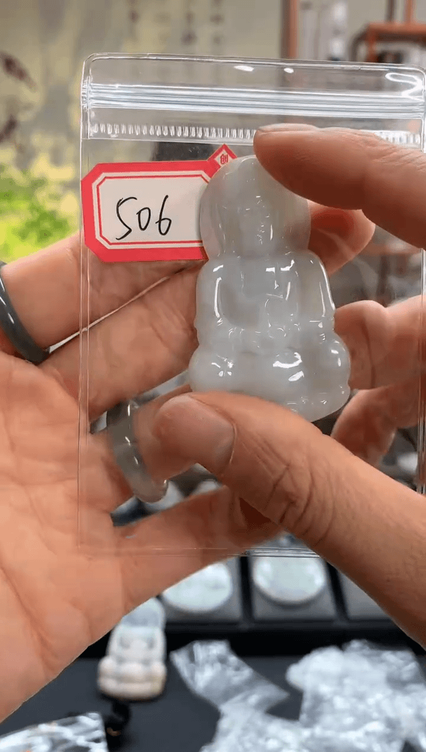 【闪购商品】翡翠吊坠(赠链)未镶嵌观音506