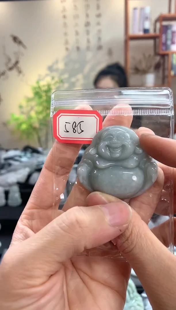 【闪购商品】翡翠吊坠(赠链)未镶嵌佛公585