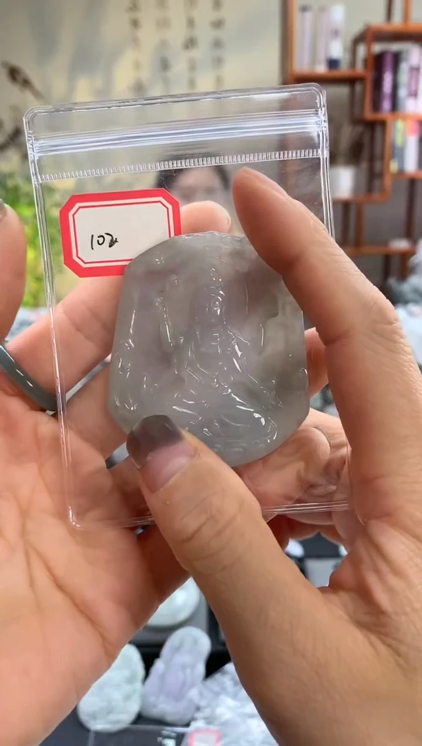 【闪购商品】翡翠吊坠(赠链)未镶嵌千手102
