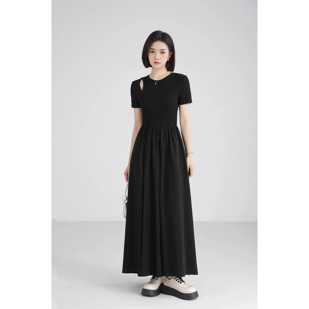 圆领针织镂空短袖连衣裙女高级感气质收腰显瘦a字拼接长裙小黑裙