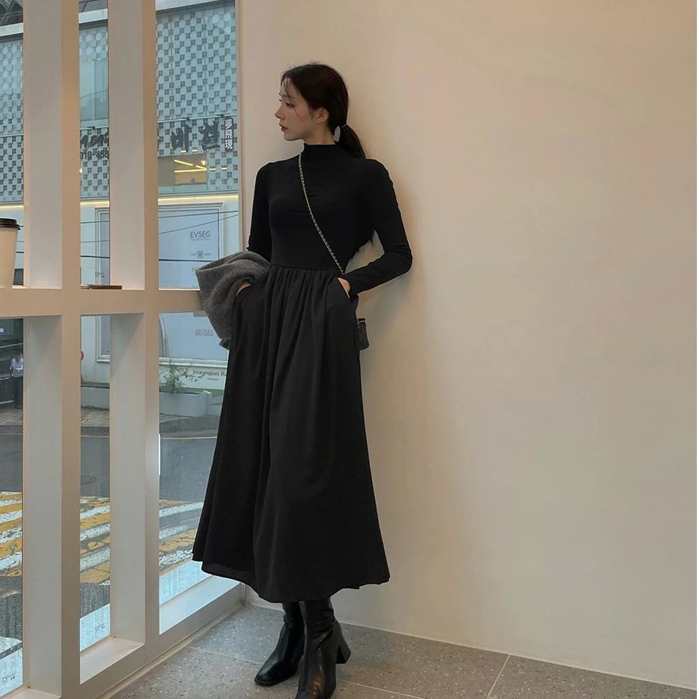 秋冬高腰半高领长袖连衣裙韩版时尚赫本风黑色拼接休闲内搭显瘦裙