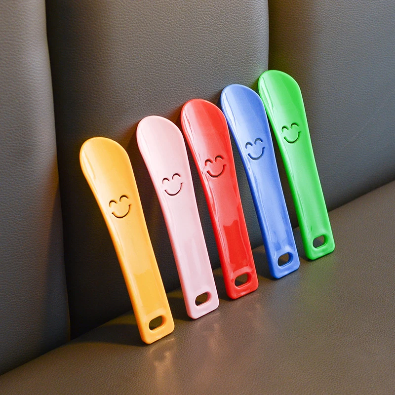 鞋拔子笑脸提鞋器穿鞋神器迷你便携式鞋溜子家用塑料礼品鞋抽批发
