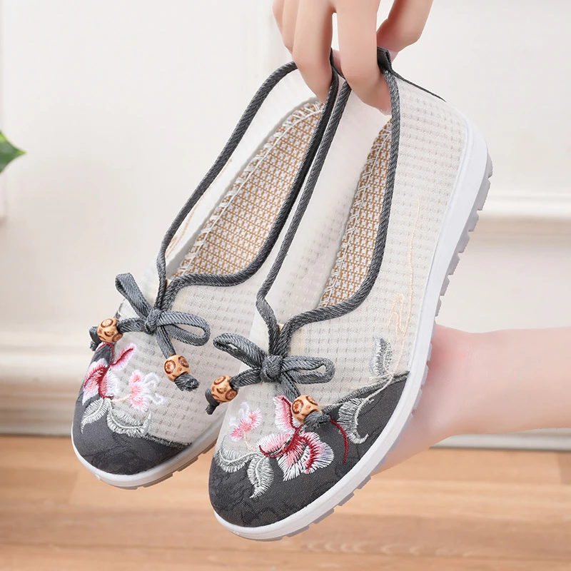 夏季新款老北京布鞋女网鞋透气妈妈鞋镂空浅口绣花鞋一脚蹬老人鞋