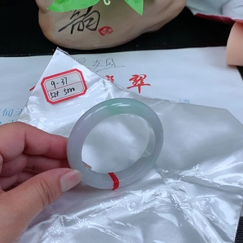 【闪购商品】翡翠手镯未镶嵌正圈51/52