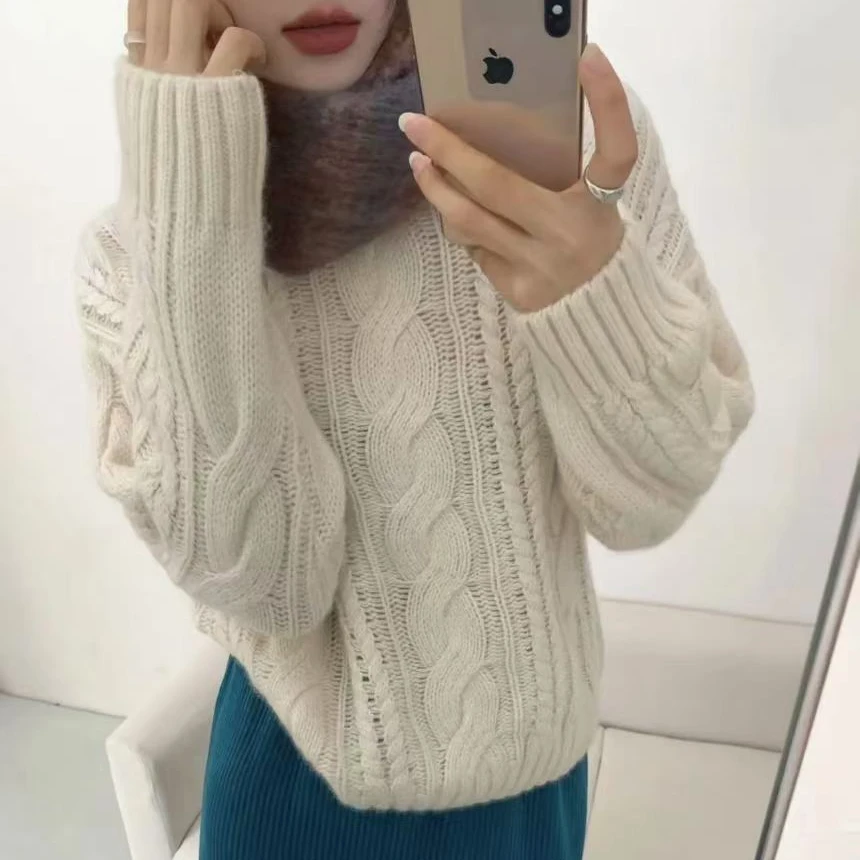 2024秋冬新款女士一字领白色绞麻花羊毛衫针织百搭宽松加厚时尚