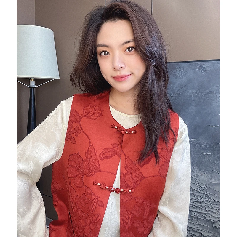 欧韩童话2025新款复古圆领暗纹提花盘扣新中式国风时尚马夹530