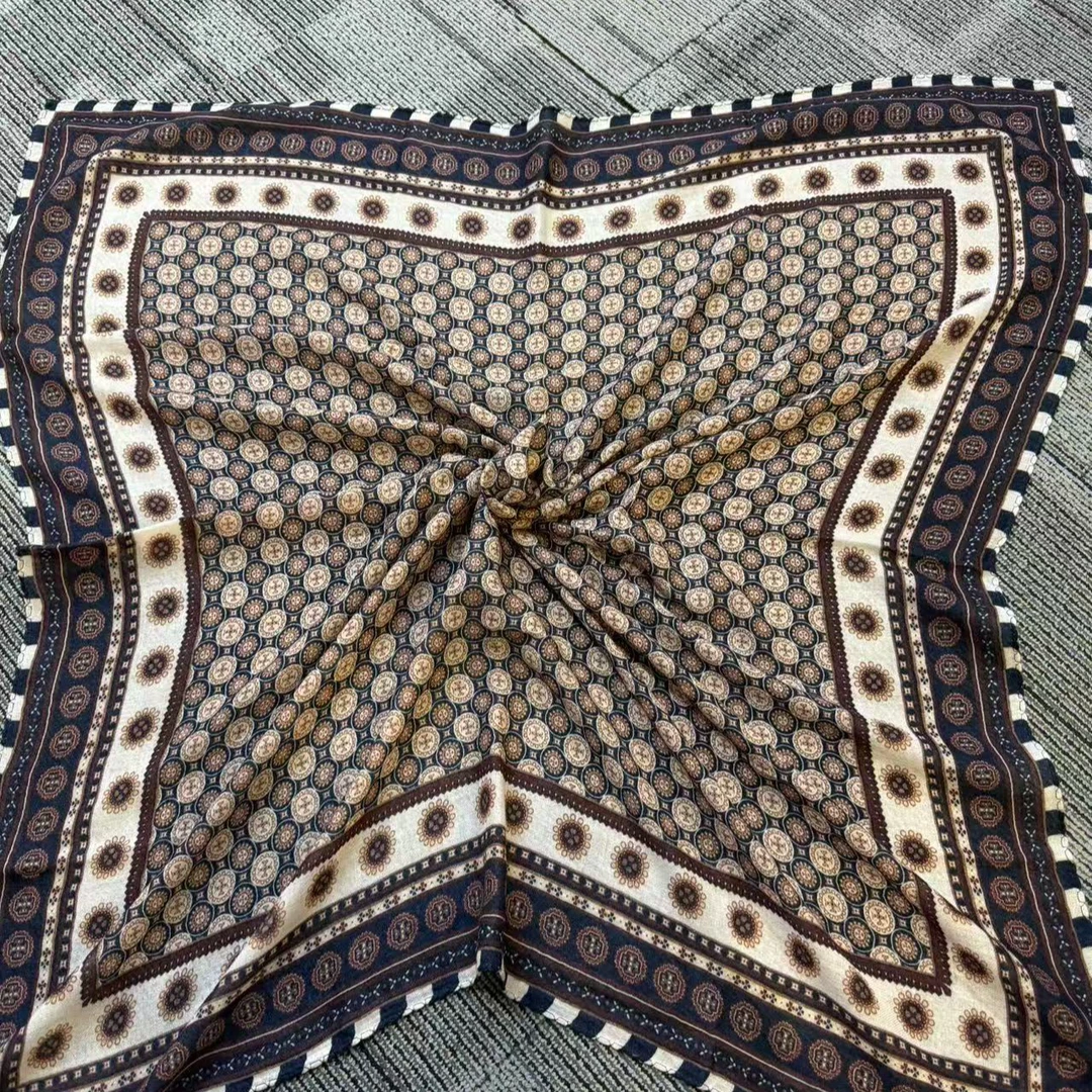 印花北欧羊毛方巾SM24235