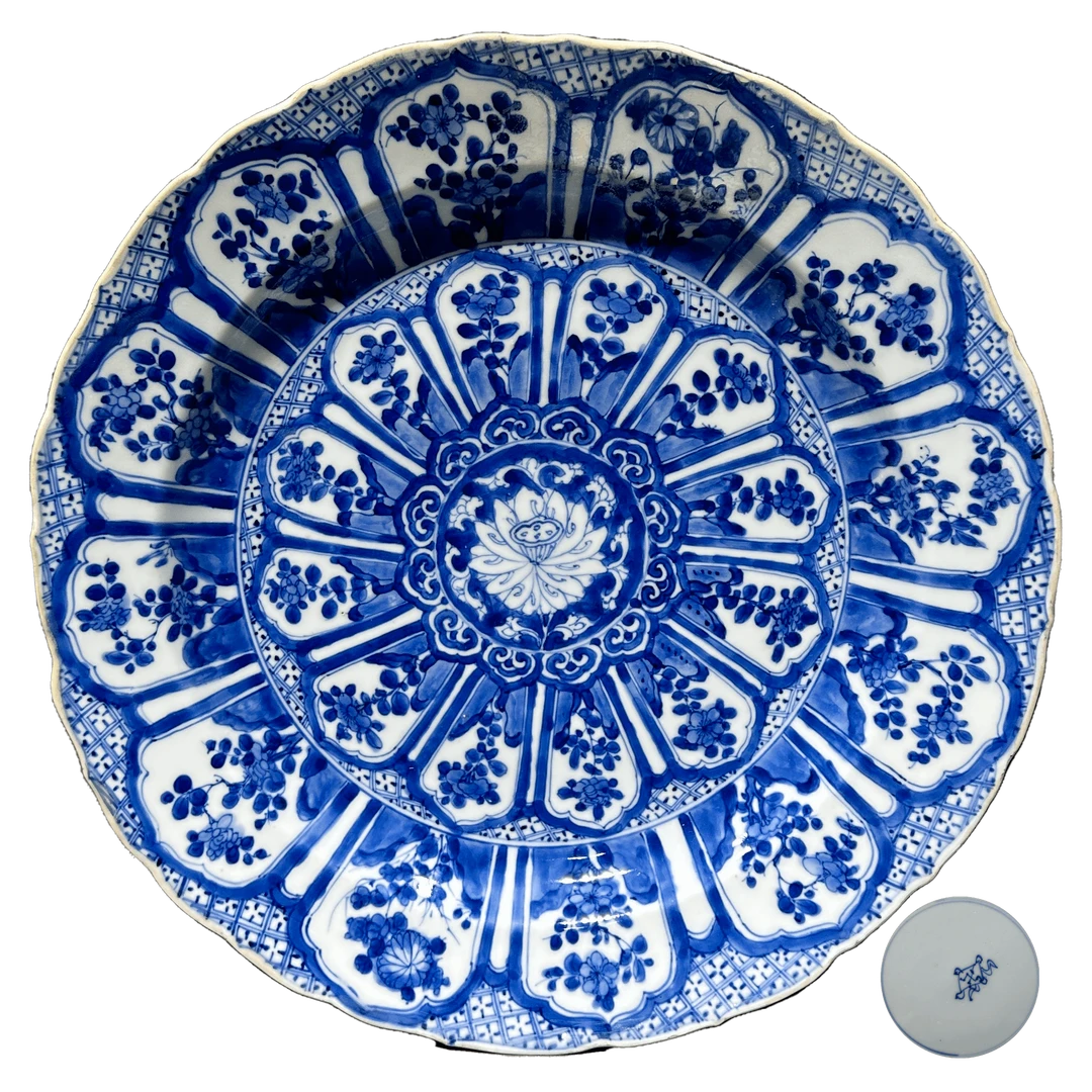 Lot2740青花莲花开窗折枝花卉纹花口盘古董拍卖