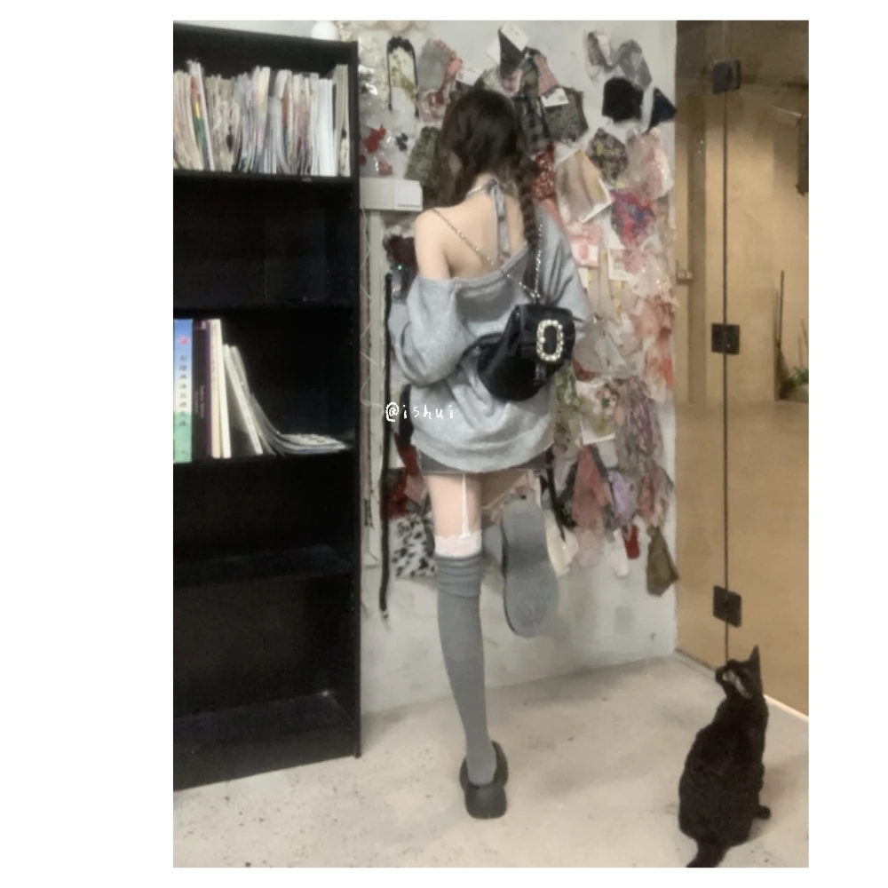 ishui-ishui-奶欲学妹-实打实两件套挂脖Ins风蕾丝格雷系针织上衣