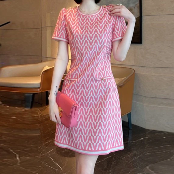 2023新款高端大气轻奢高端夏季洋气时尚修身显瘦气质A字连衣裙