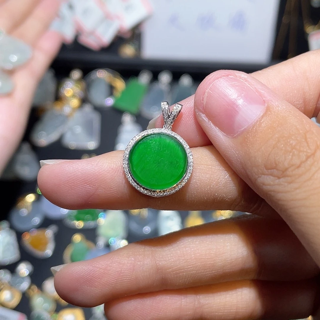 翡翠手链18K金镶嵌吊坠