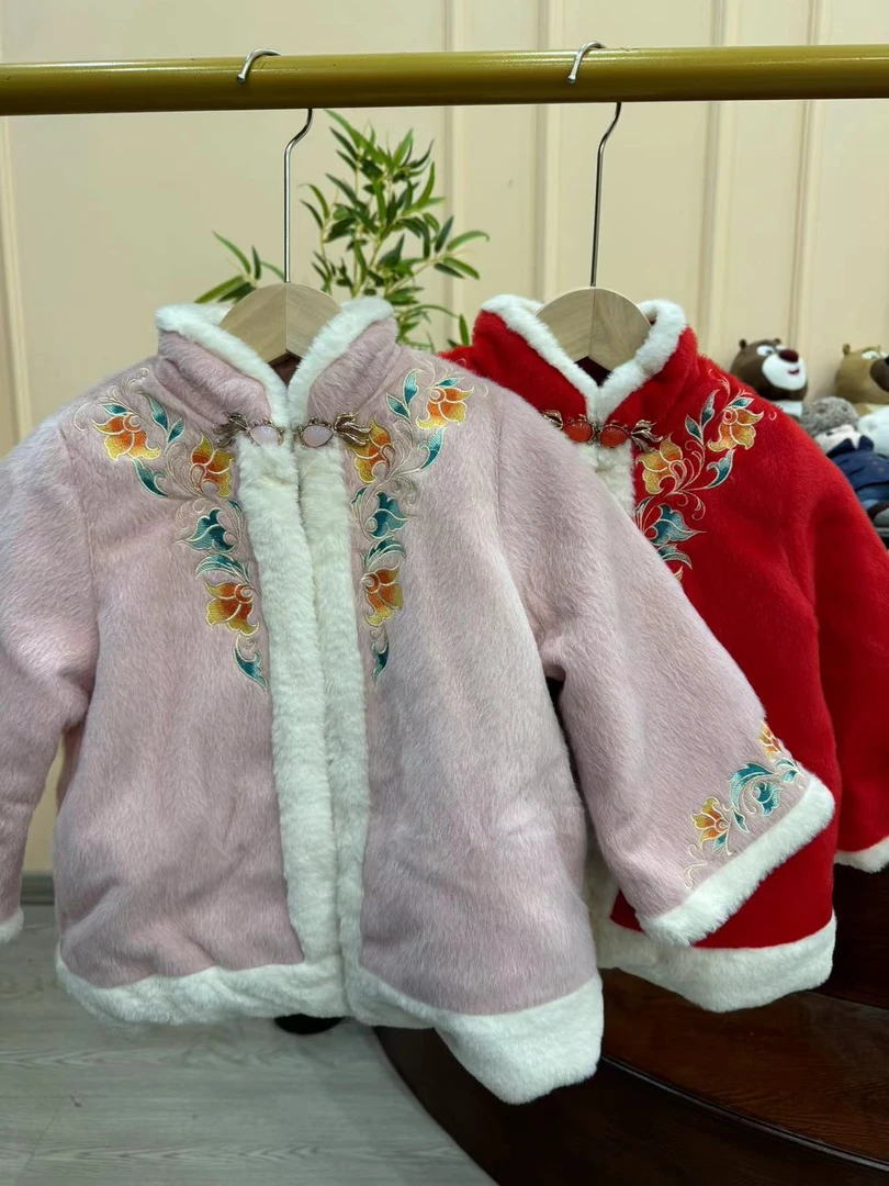 2023冬款长毛鲤鱼扣呢子绣花汉服外套-21849