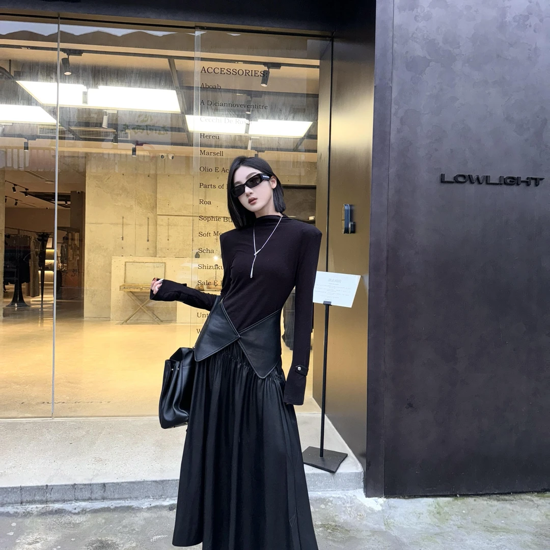 邓蕾婷【风靡】冬款小众设计黑色极简高腰褶皱花苞PU半裙