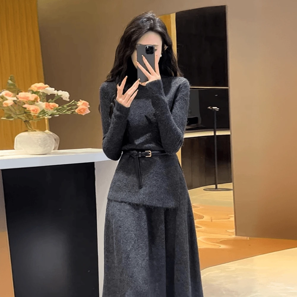 2025年秋冬新款女装百搭茶系穿搭一整套小香赫本风针织连衣裙子