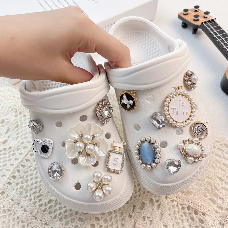 水钻拖鞋宝宝洞洞鞋女孩女宝女童凉拖鞋夏款夏季外穿洋气夏天凉鞋