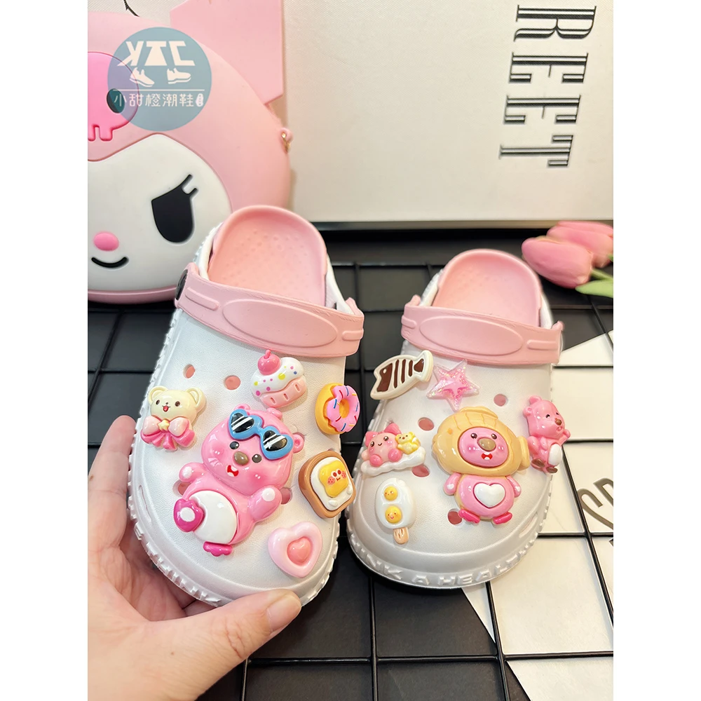 可爱卡通女童洞洞鞋夏季外穿2025新款软底防滑女孩凉鞋中大童拖鞋