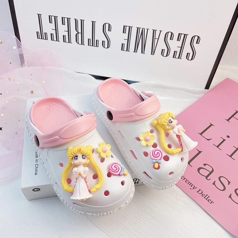 女童拖鞋夏季室内四季洗澡防滑网红凉拖夏儿童春秋款夏天洞洞鞋女