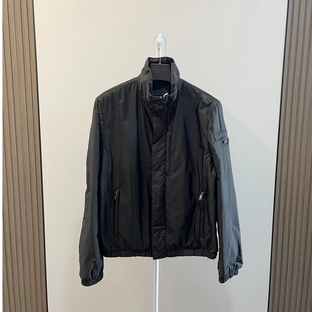 Prada/普拉达/准新/黑色三角标棉服夹克/尺码48