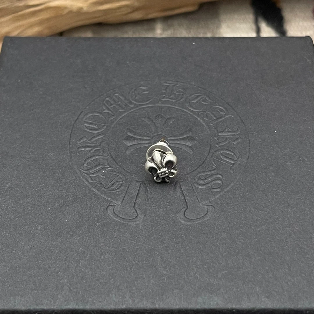 925银耳饰 ChromeHearts军花耳钉