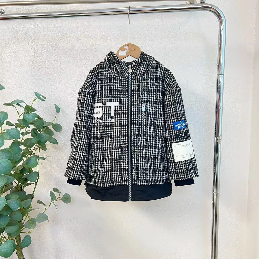 1391裔黑白格仔色微瑕外套