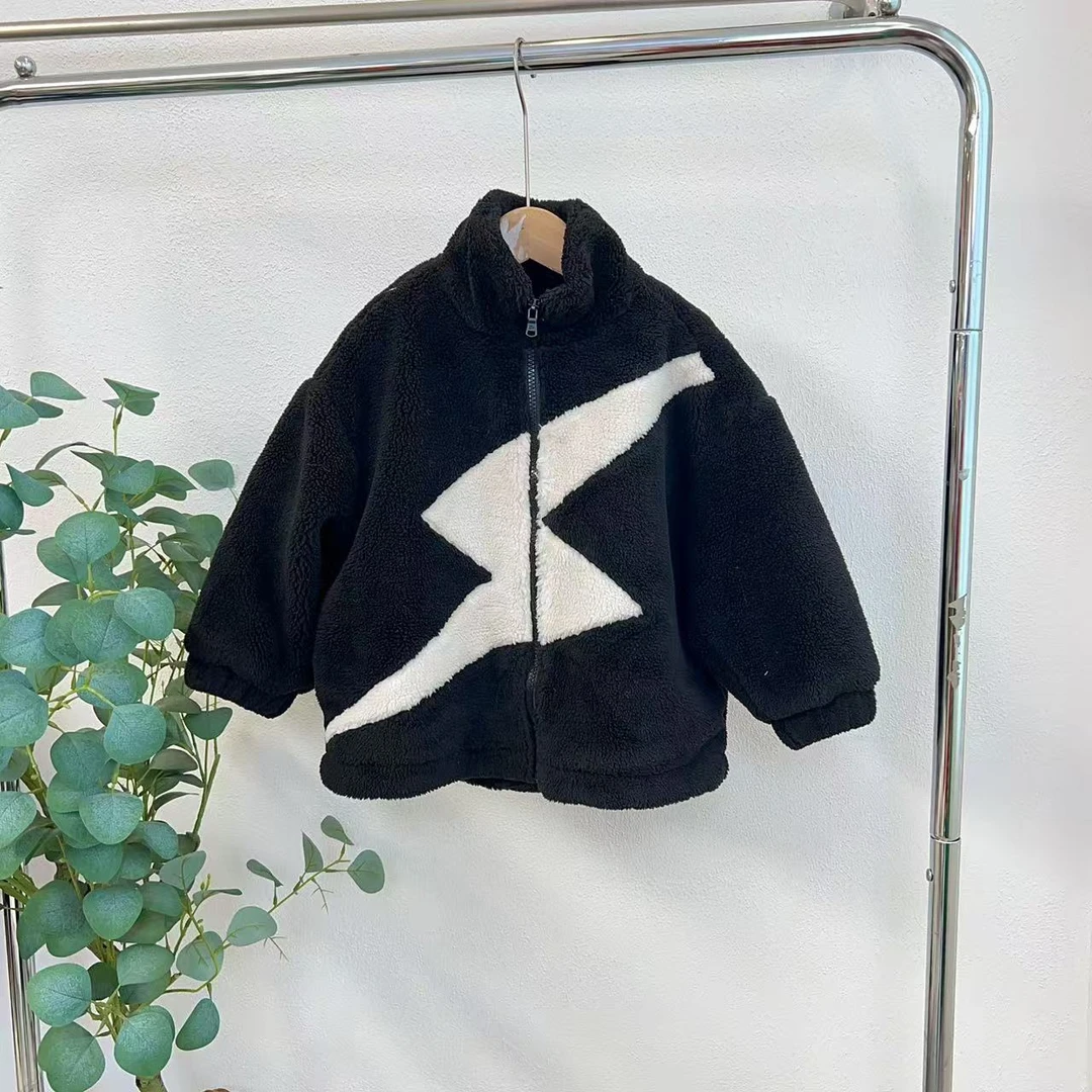 4197森黑色颗粒绒外套