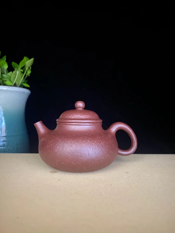 容天壶。石红。ba半手工  24目。150cc