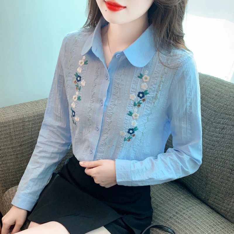 春秋季2025年新款女装时尚刺绣纯棉衬衫女士洋气全棉减龄上衣长袖