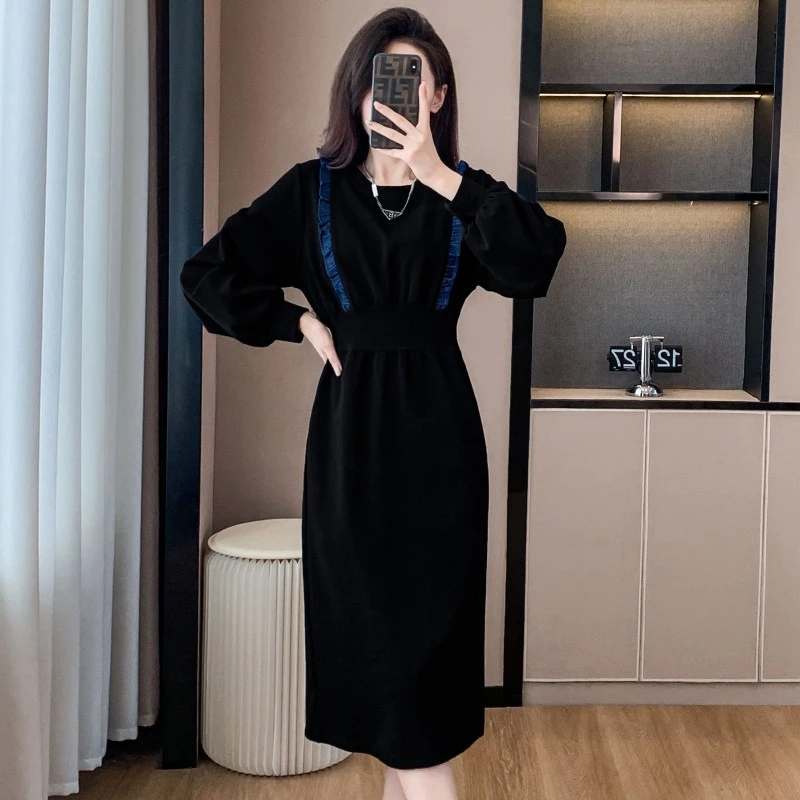 洋气设计感撞色荷叶边卫衣裙长款收腰显瘦遮肚过膝黑色赫本风裙子