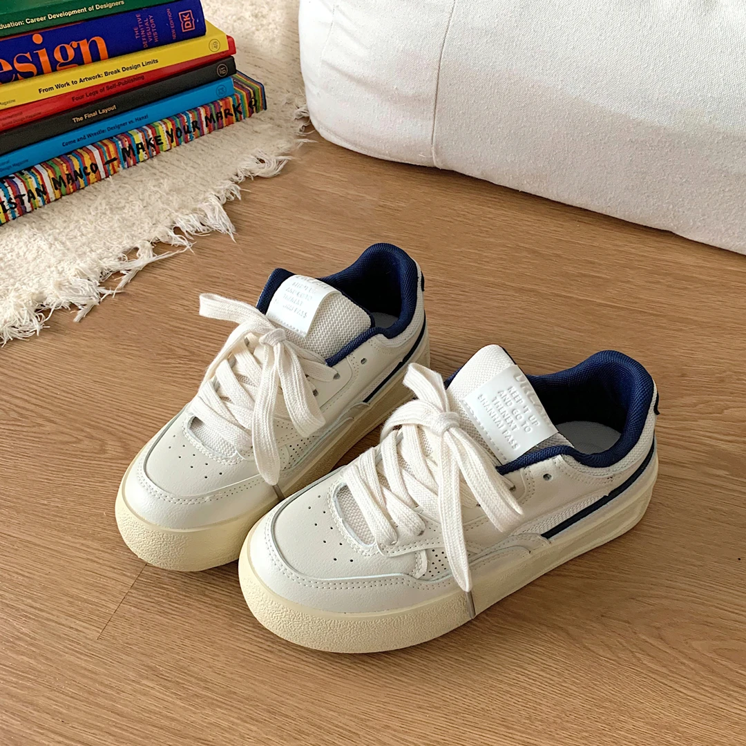 2024春季新款大码女鞋41-43时尚休闲单鞋脚宽胖特大号百搭小白鞋