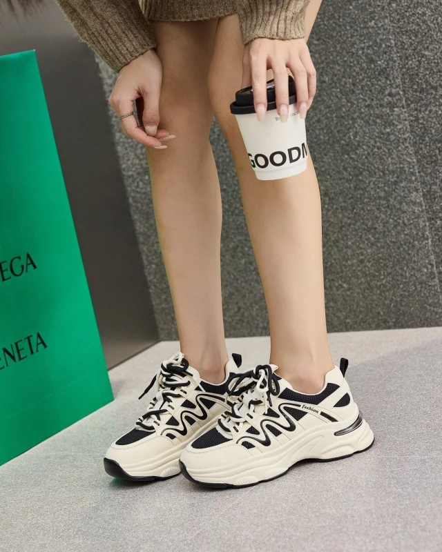 时尚百搭轻底黑白色鞋休闲女鞋