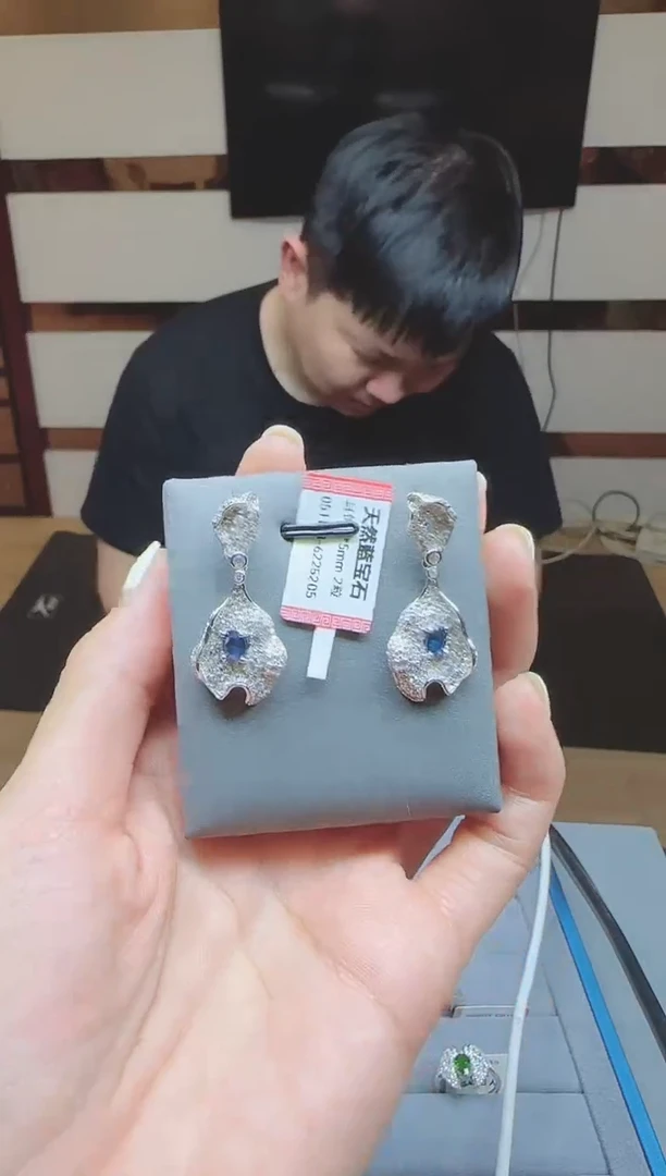 【闪购商品】蓝宝石耳饰银S925镶嵌1