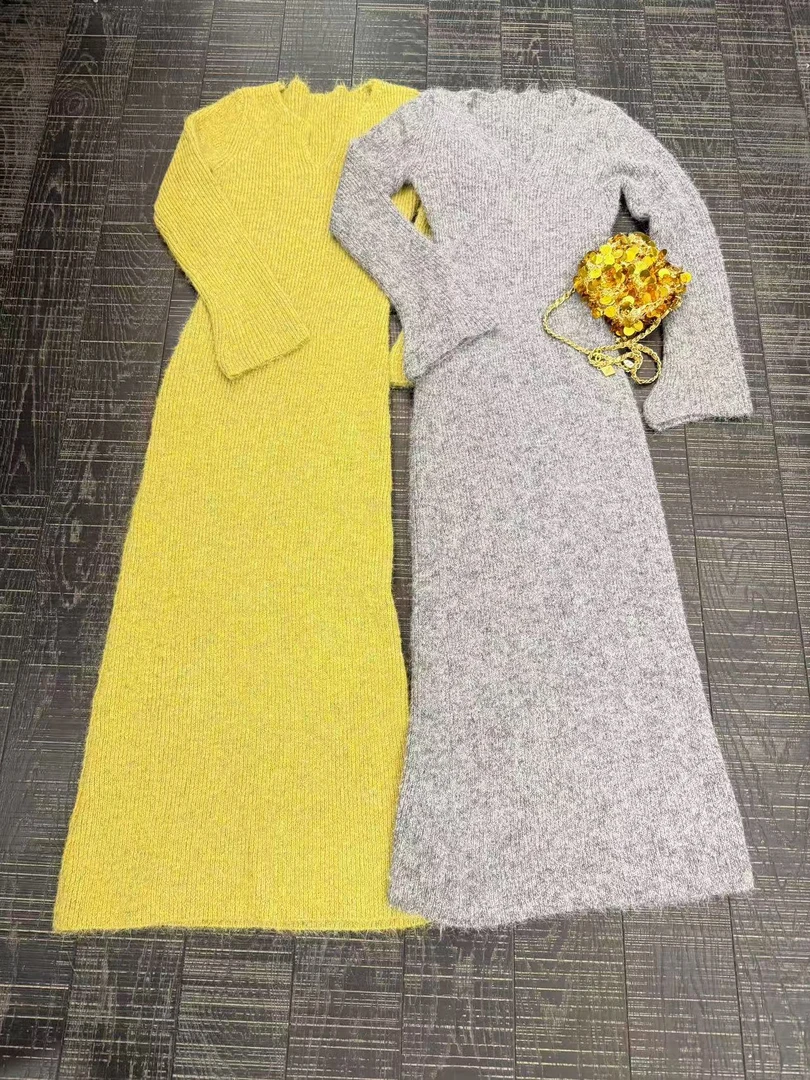 大气元（连衣裙）复古V领针织连衣裙