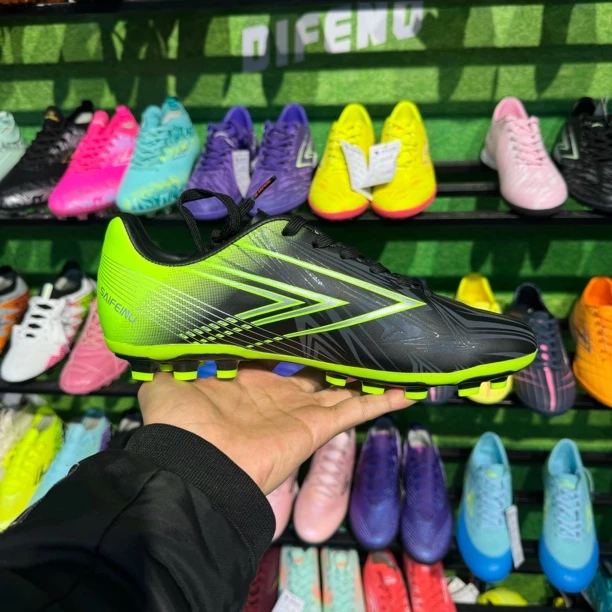 新款）专业成人足球鞋