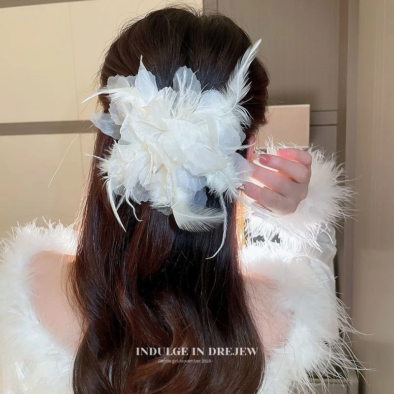 2024新款超仙羽毛抓夹高档网红鲨鱼气质头饰爆款高级发饰轻奢发夹