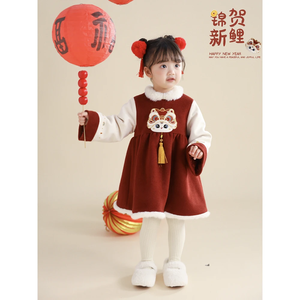 启萌L02女童连衣裙儿童拜年服可爱萌兽刺绣贴标保暖古风裙C4W136