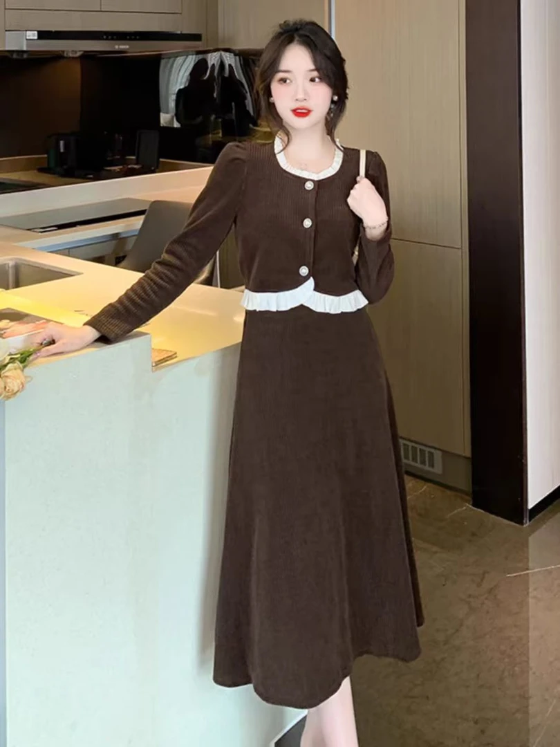 T267春秋时尚气质木耳领灯芯绒两件套套裙DM8