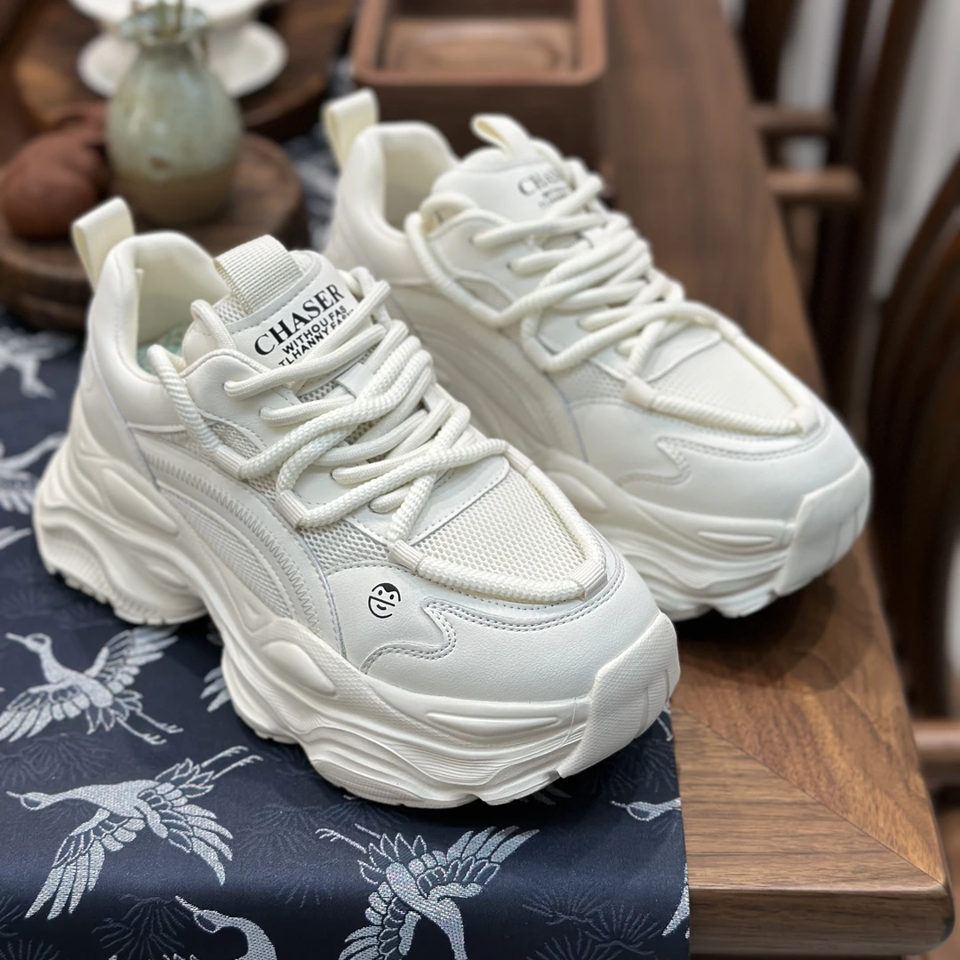 高品质广州鞋秋冬新款，透气百搭显脚小老爹鞋——597202