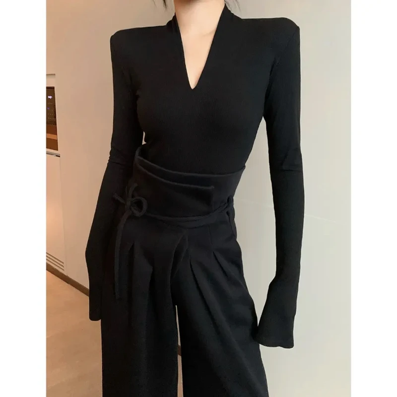 黑色打底衫女内搭2025年秋冬季新款独特别致小上衣v领修身高级感