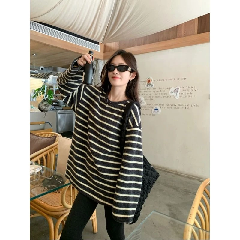 复古黑白长袖圆领条纹T恤女装冬季中长款宽松打底衫休闲内搭上衣