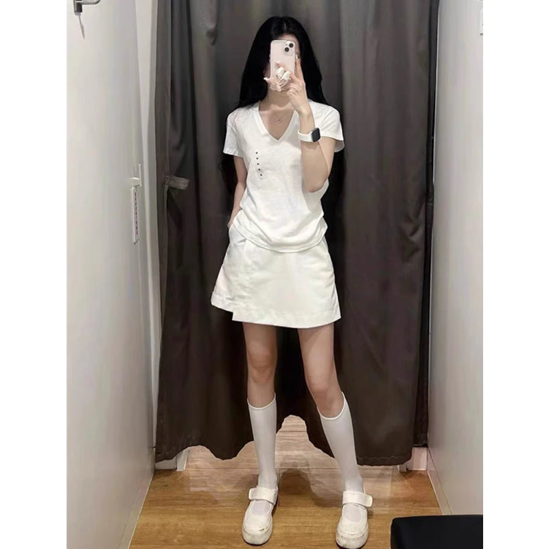 日单 夏季女款v领竹节纱短袖t恤女上衣修身百搭休闲打底衫