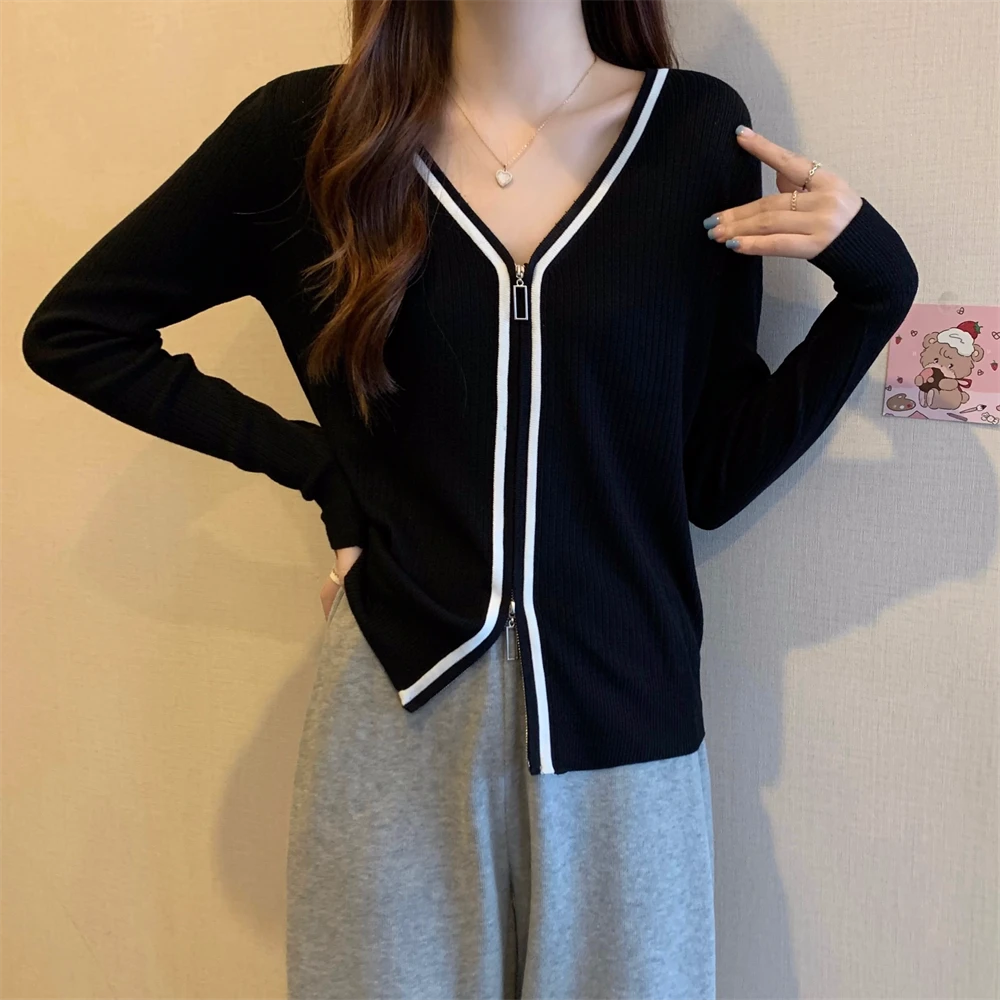 大码女装长袖上衣女秋冬打底不规则小众设计撞色Y拉链V领独特胖MM