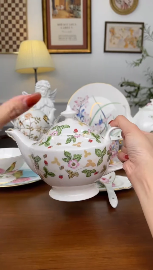 【闪购商品】碗草莓高骨骨瓷咖啡壶