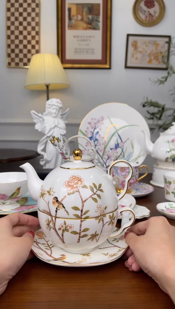 【闪购商品】碗波特鸟高骨骨瓷字母壶