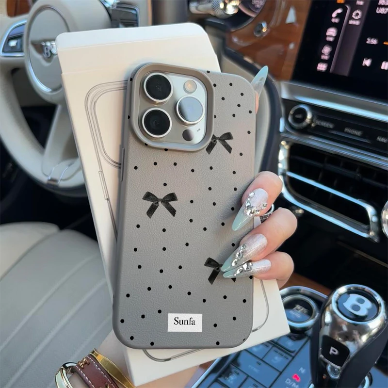 Lucky黑色波点蝴蝶结适用iPhone16/15pro荔枝纹14苹果手机壳13套
