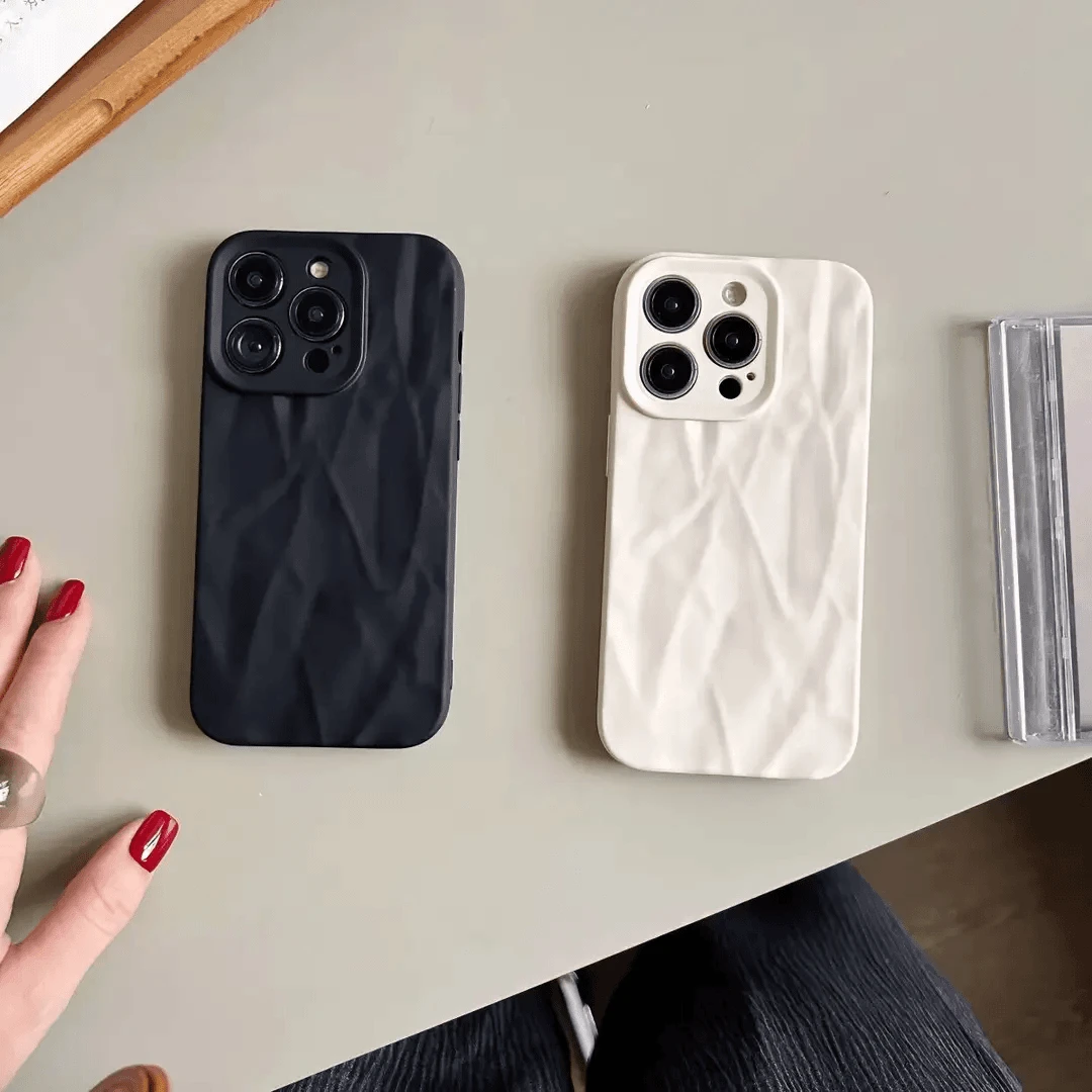 高级肤感褶皱适用iPhone15苹果14promax手机壳13/12/11潮牌
