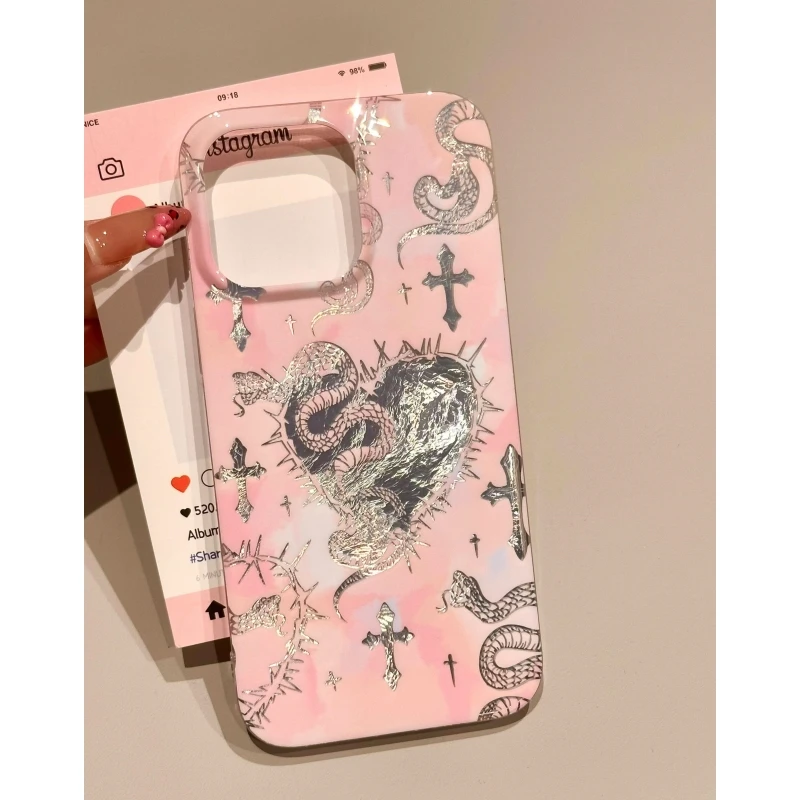 Lucky粉底十字架小蛇适用iPhone16/15pro冰川14苹果手机硬壳12套