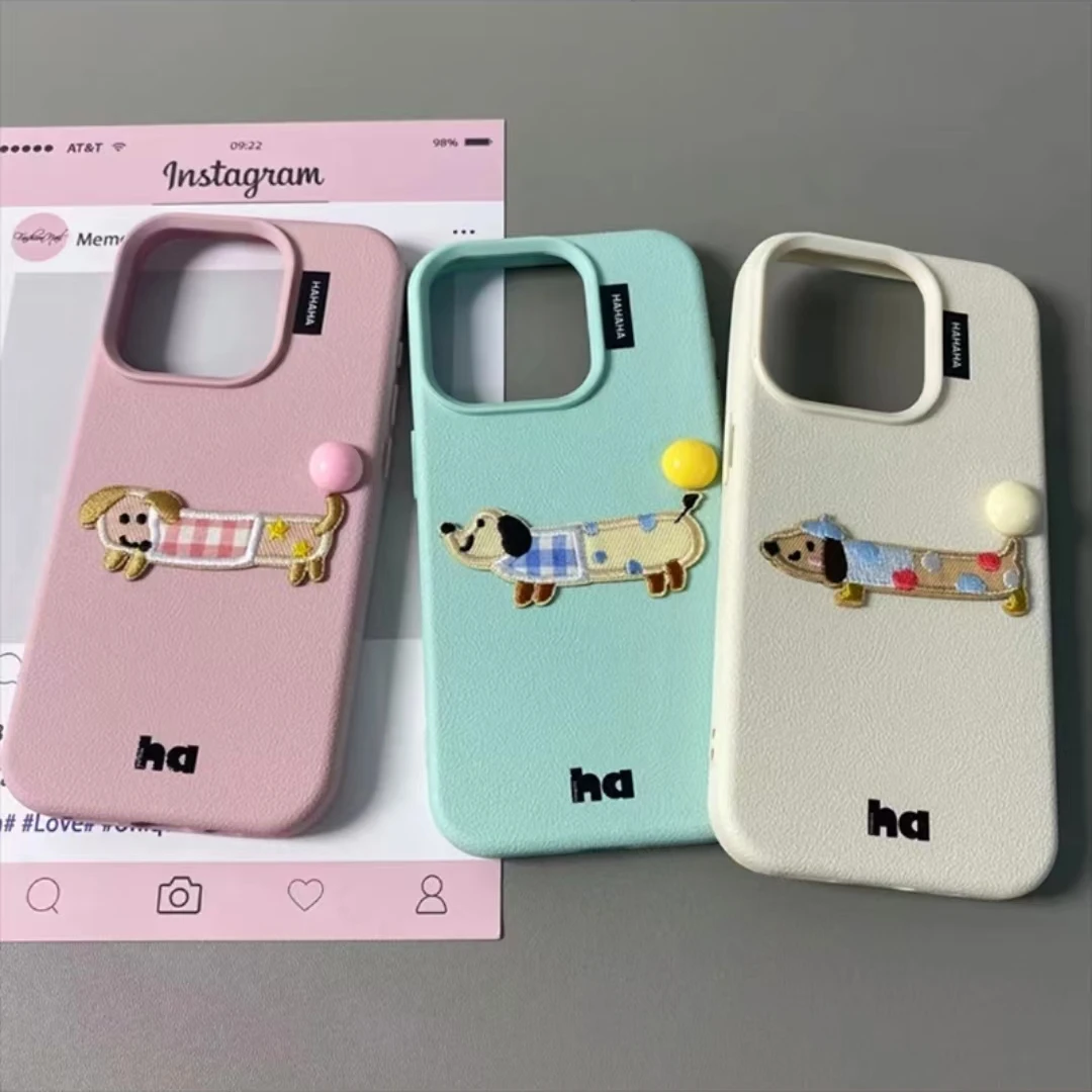 雅天立立体刺绣小狗贴件适用iPhone15/14荔枝纹手机壳13苹果12套