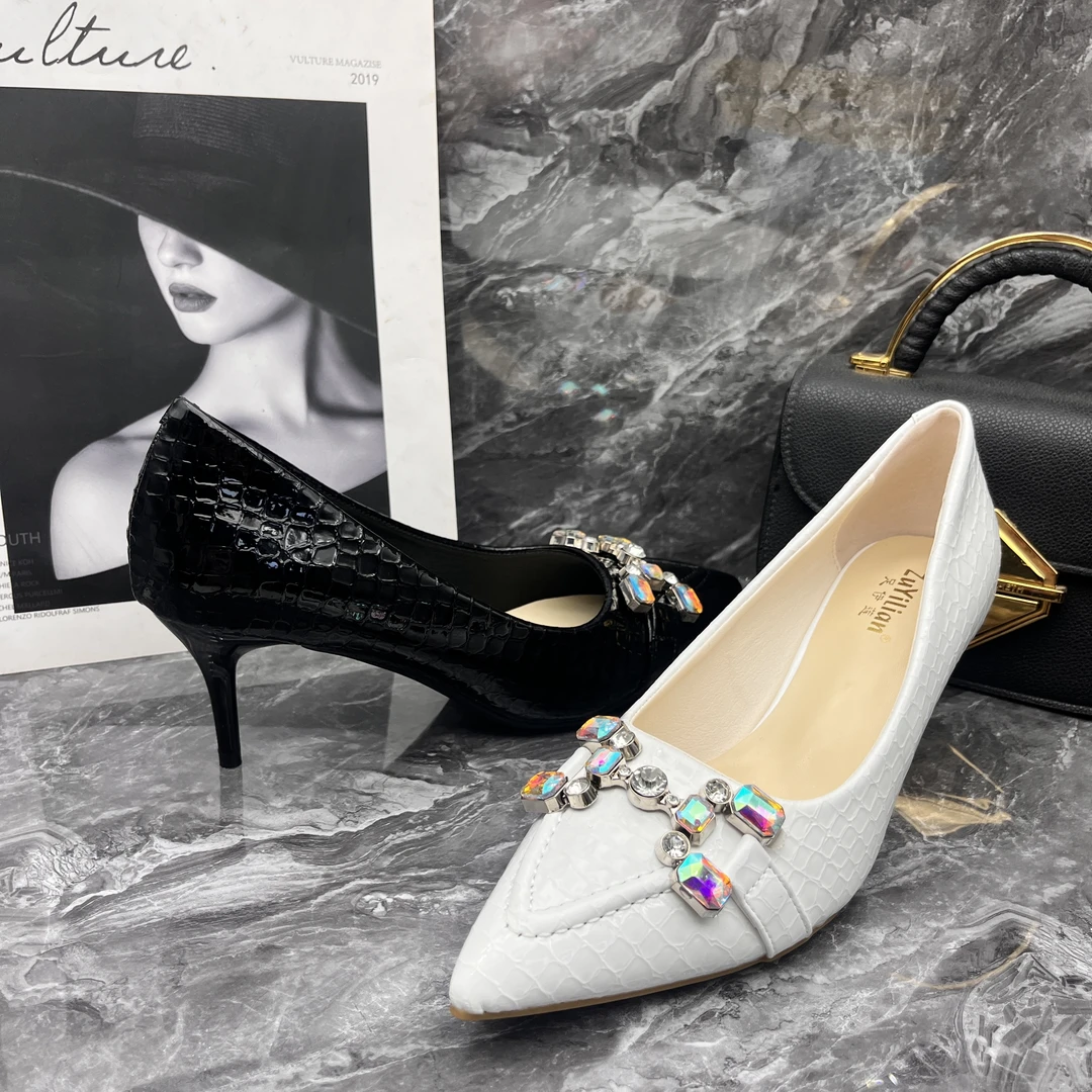 安淇推荐 7837-10 气质百搭舒适软底宝石扣细跟尖头单鞋